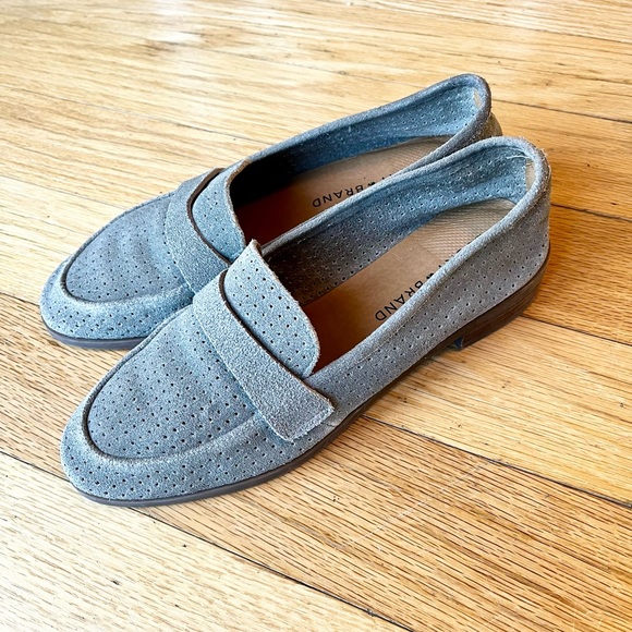 Lucky Brand Suede Loafers; Size: 6.5; Color: Taupe - Picture 2 of 4